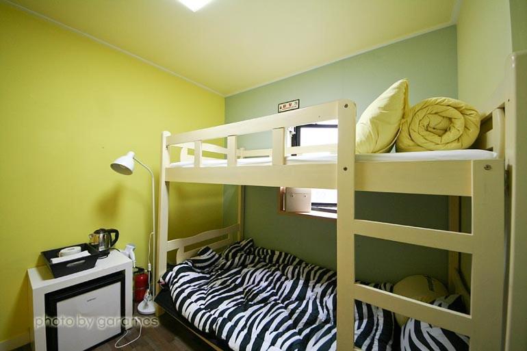 24 Oneroomtel Sinchon Avenuel Seoul